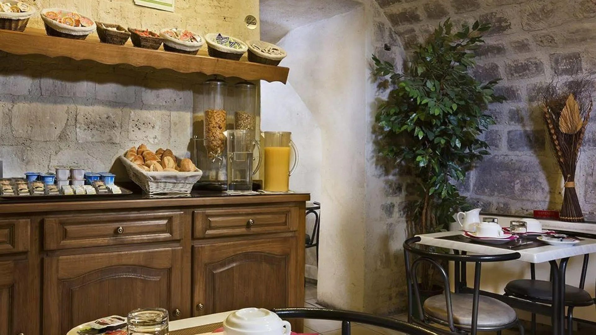 Hotel French Theory Paris